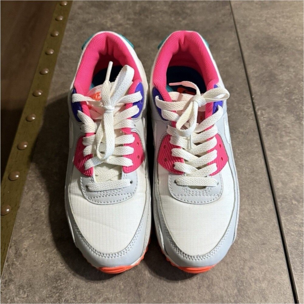 Nike Air Max 90 Women’s Low Top Lace-Up Colorblock Sneakers White/Pink/Purple